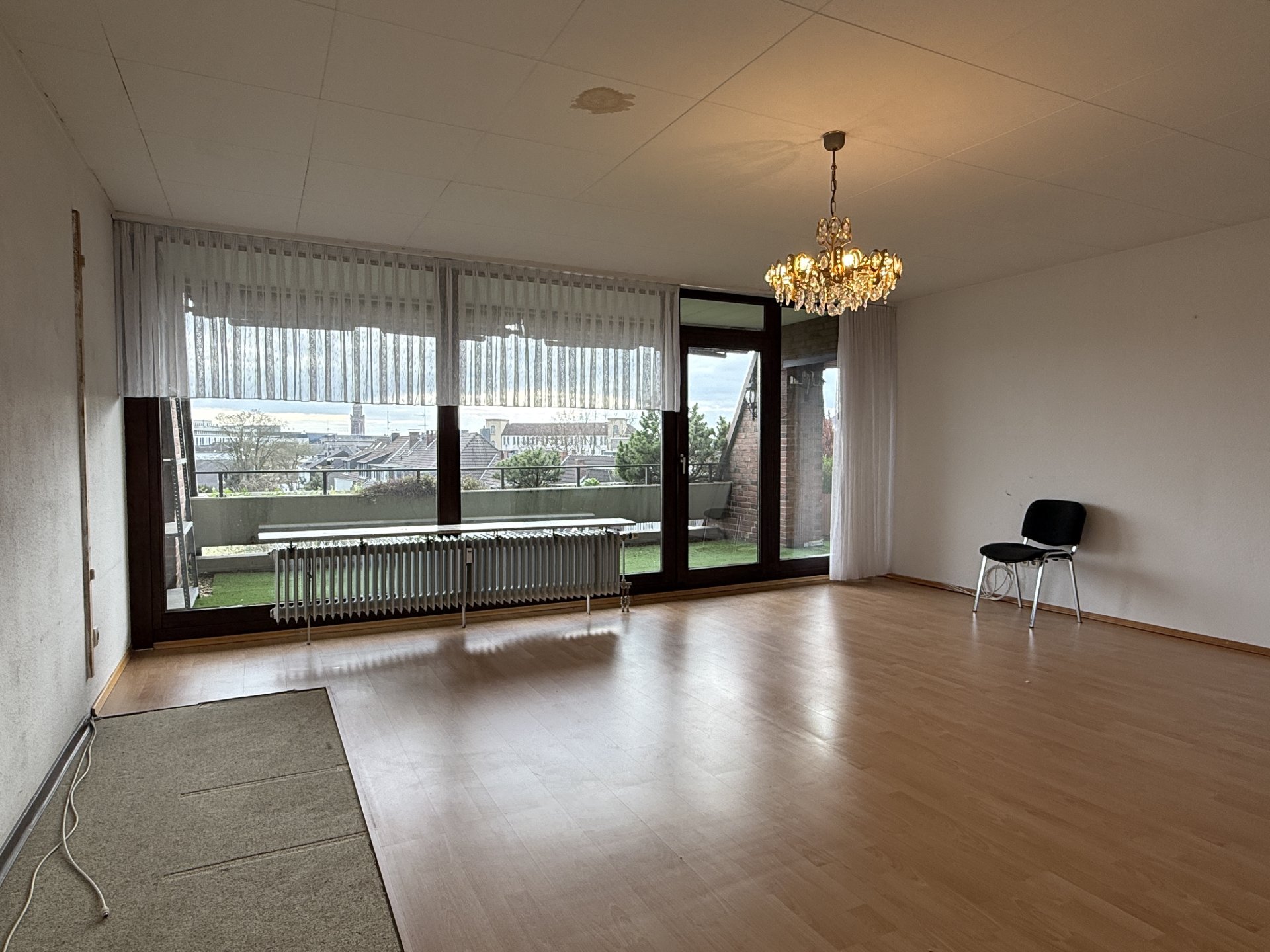 3-ZI.-WHG. MIT ANGRENZENDEM APARTMENT, DACHTERASSE UND 2 PKW-STELLPLÄTZEN IN CITYNÄHE ZU KAUFEN!! – Krefeld – Vorschaubild 9