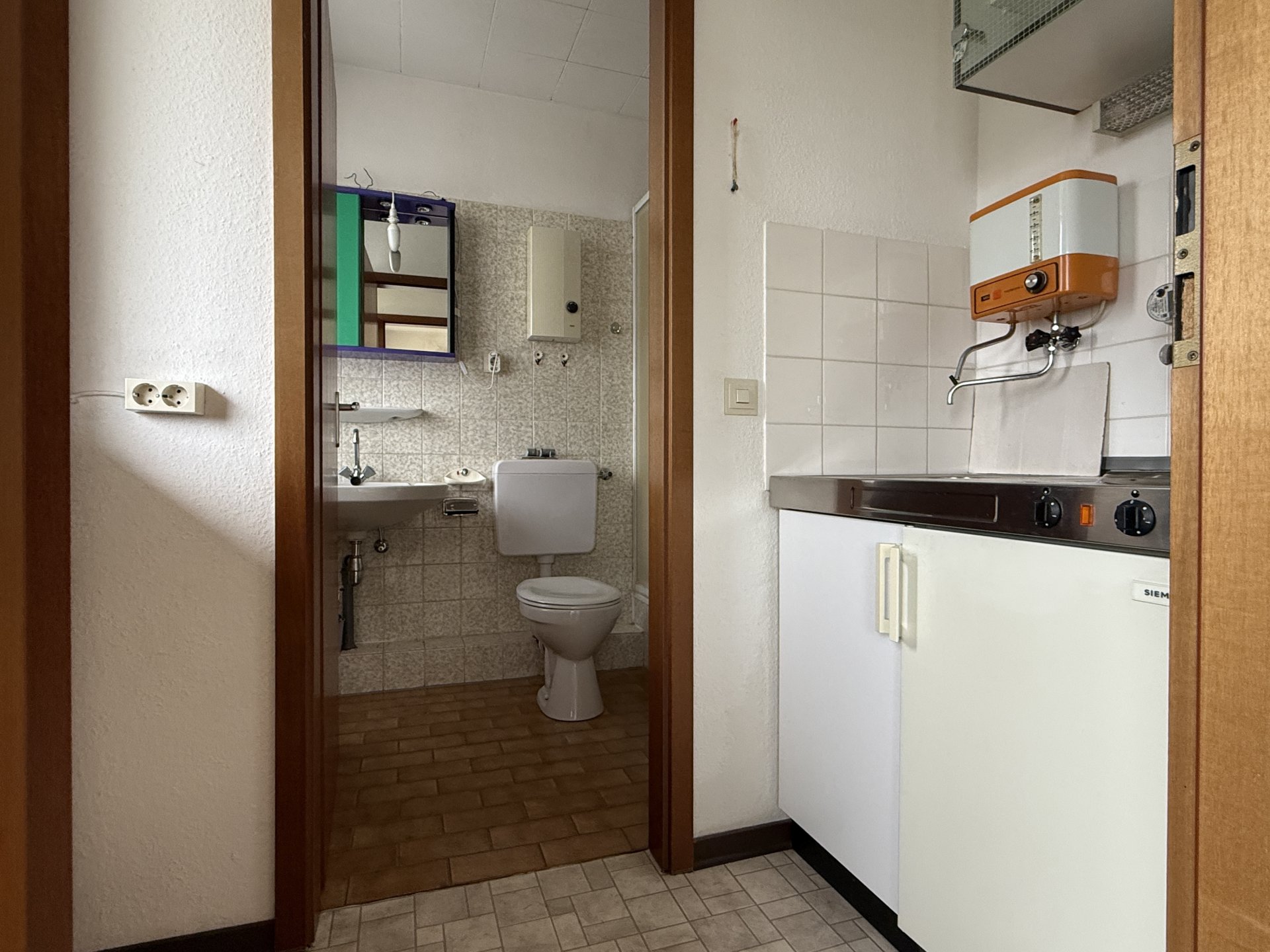 3-ZI.-WHG. MIT ANGRENZENDEM APARTMENT, DACHTERASSE UND 2 PKW-STELLPLÄTZEN IN CITYNÄHE ZU KAUFEN!! – Krefeld – Vorschaubild 16