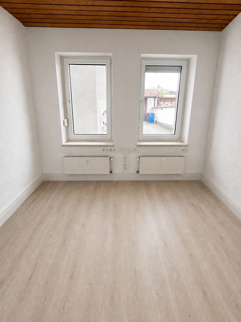 Teilmöbliertes Apartment / Wohnung - EBK & neues Badezimmer