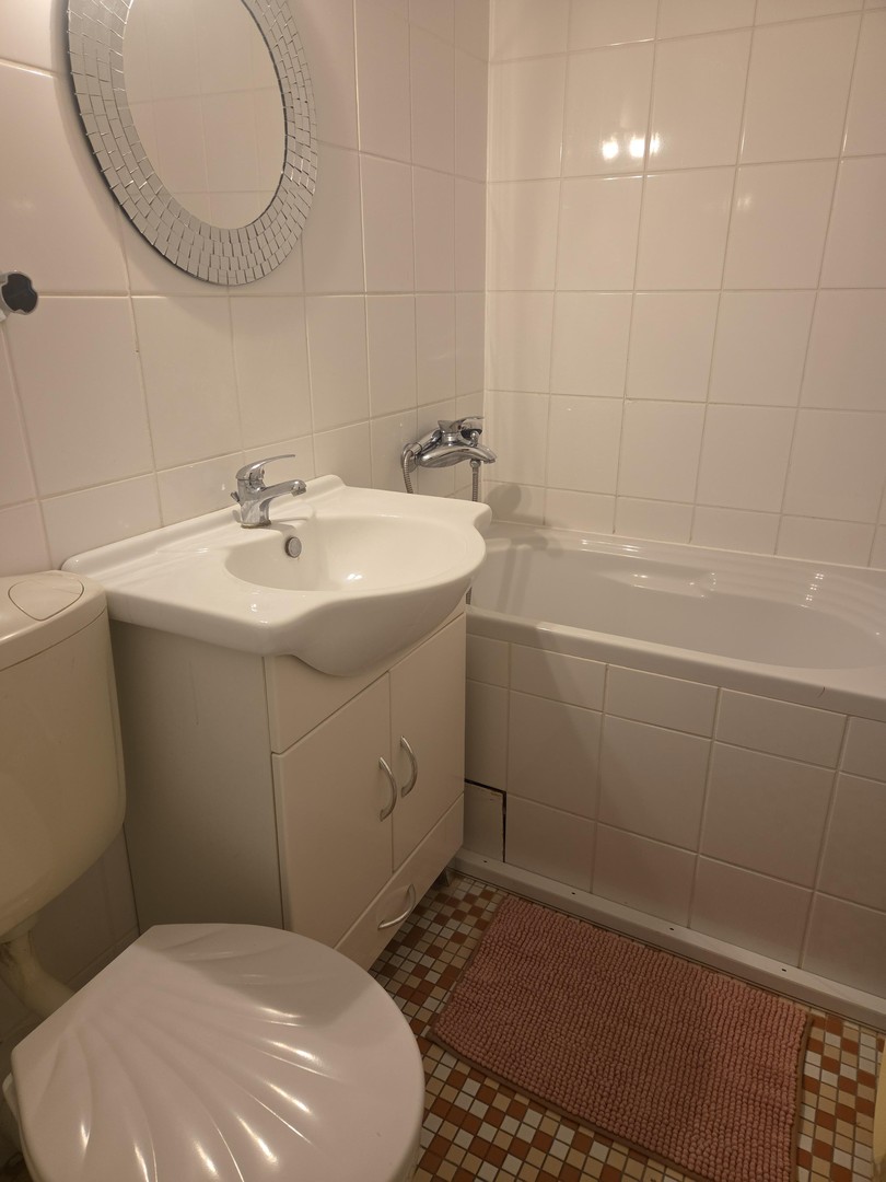 Schöne provisitionsfreie 1-Raum Wohnung in Mitte nahe Alexanderplatz – Berlin – Vorschaubild 5