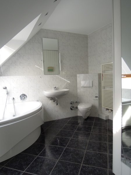 Design-Maisonette mit Bulthaupt-Küche, Sauna, Whirlpool, Dachterrasse, Ankleide mit Einbauschränken – Wuppertal – Vorschaubild 14