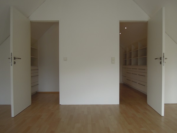 Design-Maisonette mit Bulthaupt-Küche, Sauna, Whirlpool, Dachterrasse, Ankleide mit Einbauschränken – Wuppertal – Vorschaubild 19