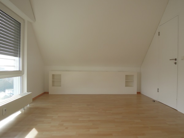 Design-Maisonette mit Bulthaupt-Küche, Sauna, Whirlpool, Dachterrasse, Ankleide mit Einbauschränken – Wuppertal – Vorschaubild 21