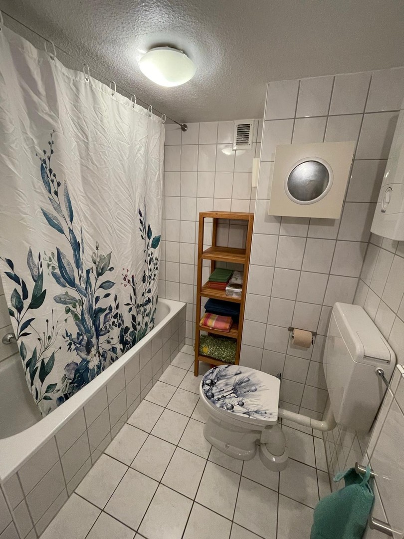 Erstbezug nach Sanierung: 5,5 Zimmer Apartment mit 2 Bädern, Balkon und EBK – Wuppertal – Vorschaubild 6