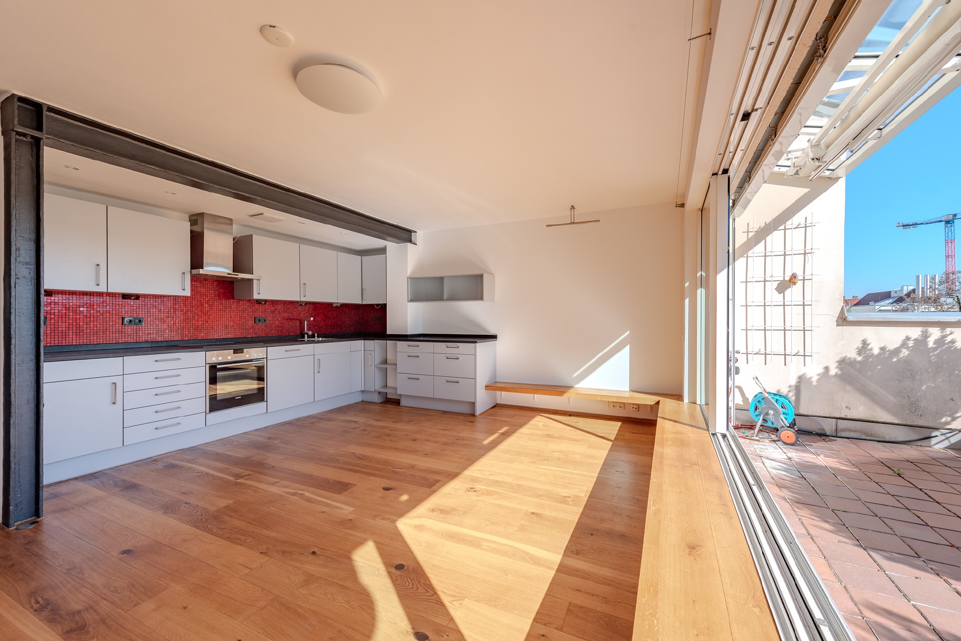 AIGNER - Hochwertig ausgestattete 3-Zimmer-Wohnung mit zwei Bädern und Südterrasse – München – Vorschaubild 3