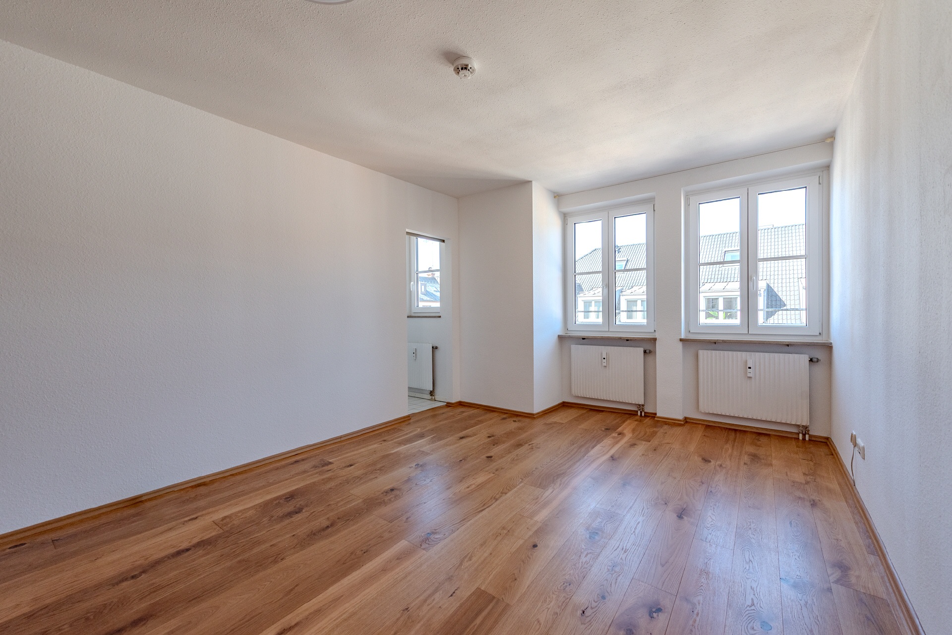 AIGNER - Hochwertig ausgestattete 3-Zimmer-Wohnung mit zwei Bädern und Südterrasse – München – Vorschaubild 7