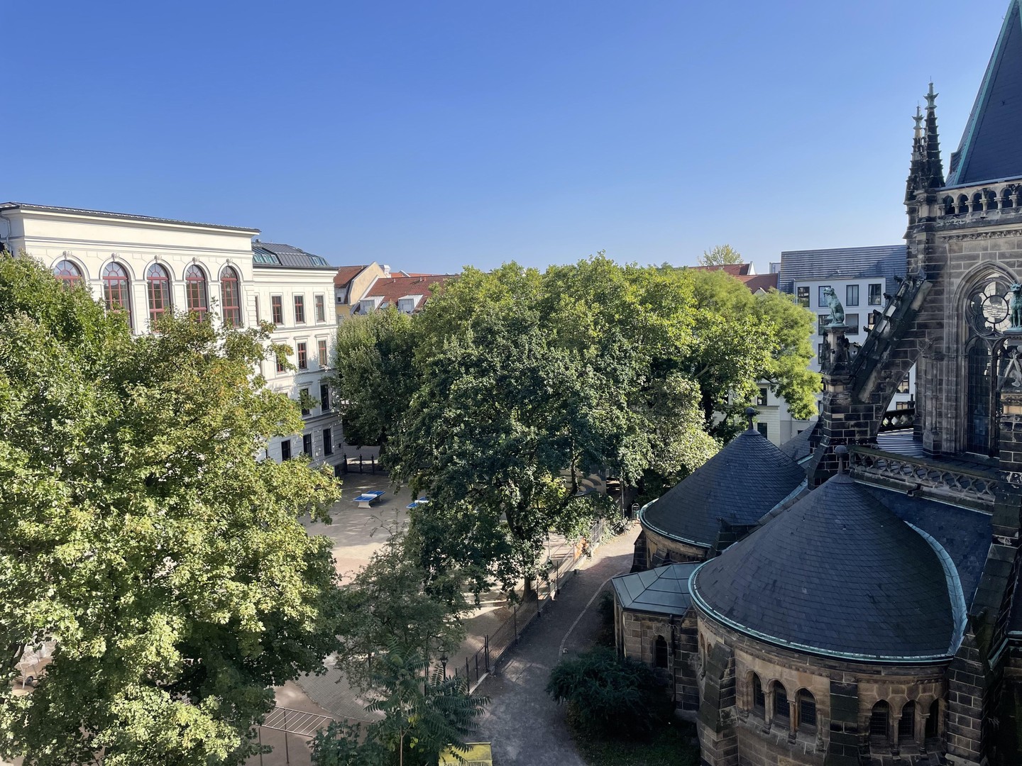 Elegantes und möbliertes 4-Room Apartment in Leipzig’s Prestigious Musikviertel – Leipzig – Vorschaubild 19