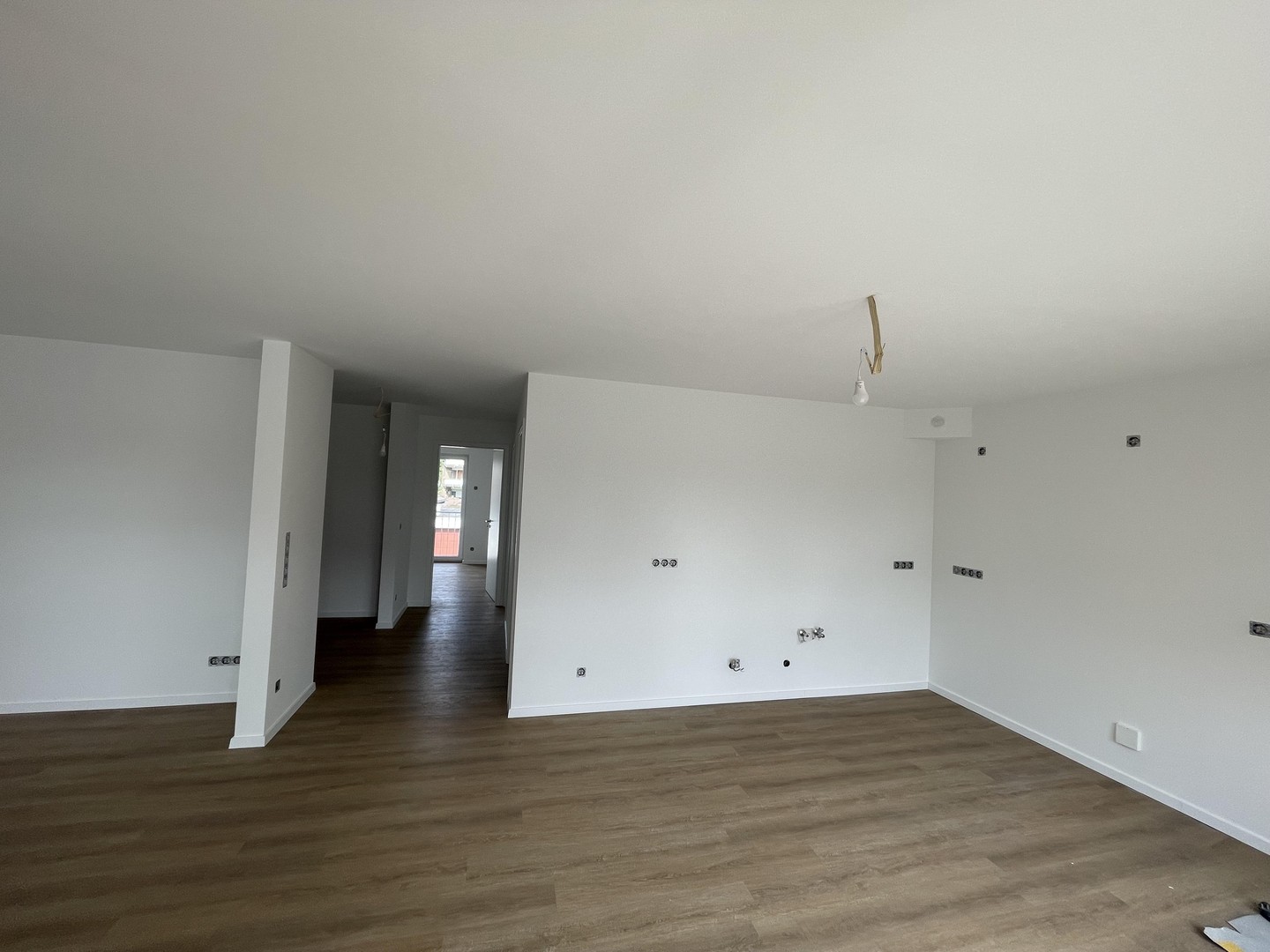 Attraktive 3 Zimmer Wohnung im 1.OG mit Dachterasse in Kempen, St.Hubert – Kempen – Vorschaubild 2