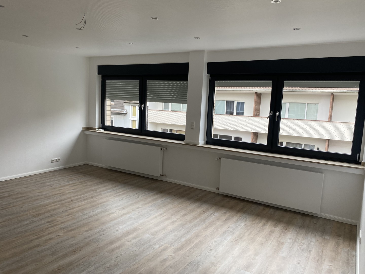 Kernsaniertes (2023) Appartment 3.OG, Fernwärme, lichtdurchflutet, LED-Strahler, Rheinhausen – Duisburg – Vorschaubild 6