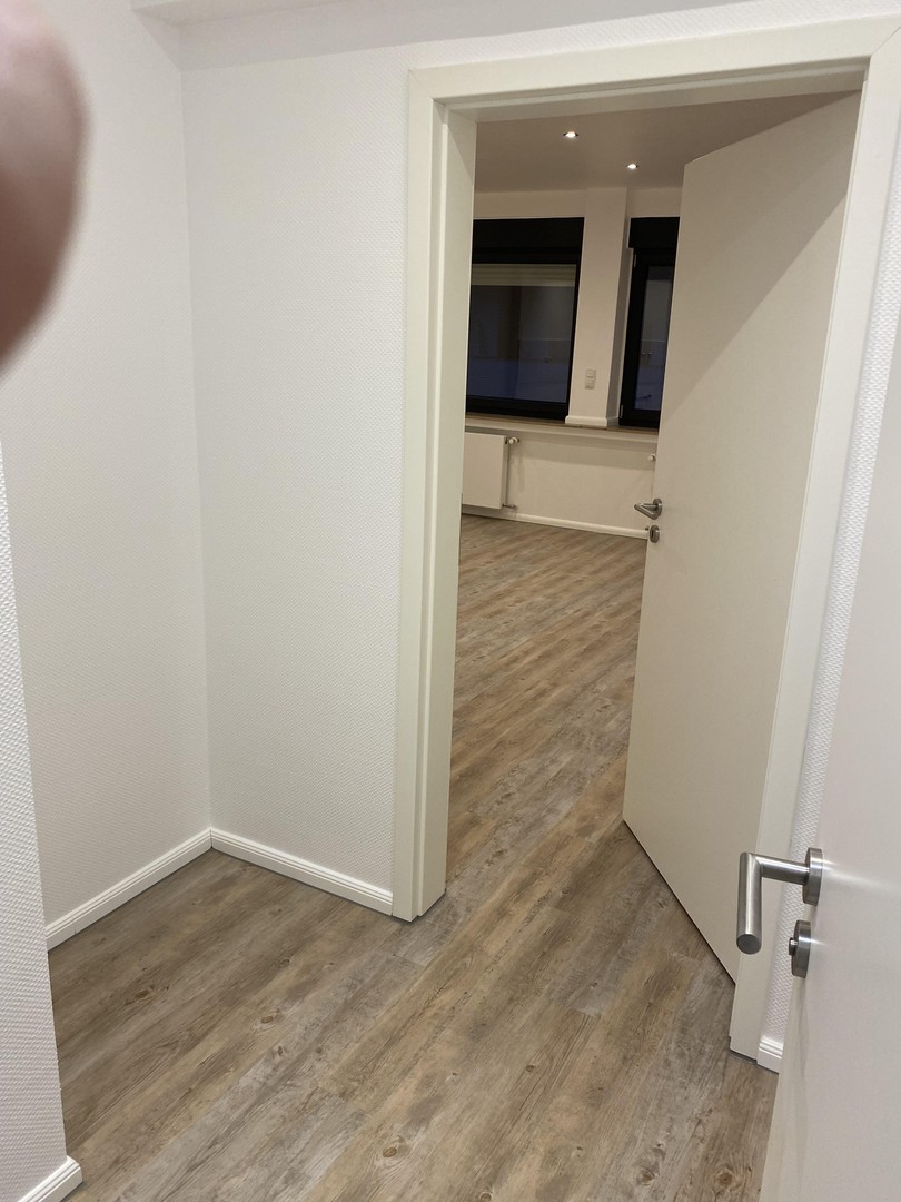 Kernsaniertes (2023) Appartment 3.OG, Fernwärme, lichtdurchflutet, LED-Strahler, Rheinhausen – Duisburg – Vorschaubild 12