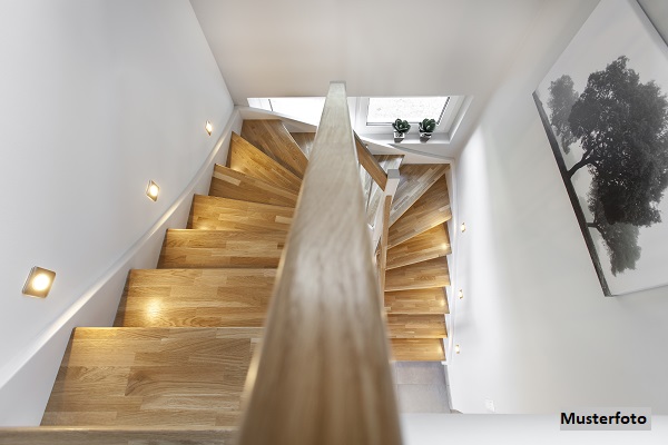 Großzügige Maisonettewohnung mit Balkon und Terrasse sowie Garage