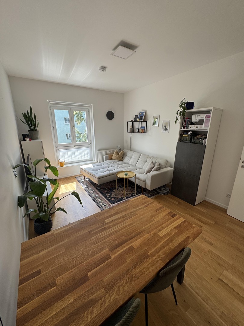 Bezugsfreie 2-Zimmer-Wohnung in Prenzlauer Berg mit EBK & Balkon – Berlin – Vorschaubild 3