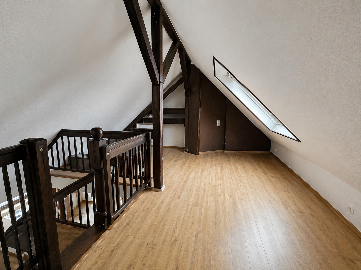 Jobcenter – جوب سنتر – Джобцентер – deine neue Wohnung ist fertig! – Essen – Vorschaubild 4