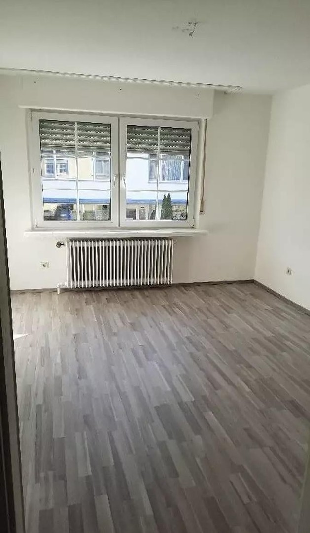 ⭐️⭐️⭐️Helle 3-Zimmer-Wohnung mit Einbauküche, Gartennutzung in Sankt Augustin – ab 01.09. – Sankt Augustin – Vorschaubild 2