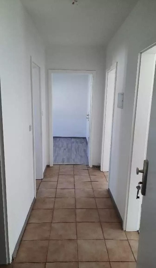 ⭐️⭐️⭐️Helle 3-Zimmer-Wohnung mit Einbauküche, Gartennutzung in Sankt Augustin – ab 01.09. – Sankt Augustin – Vorschaubild 4
