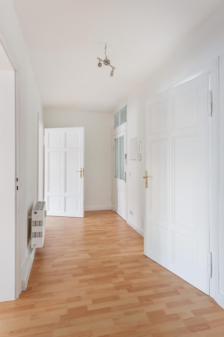 Bestandsvermietete 2-Zimmer-Altbauwohnung im denkmalgeschützten Gründerzeithaus – Görlitz – Vorschaubild 3