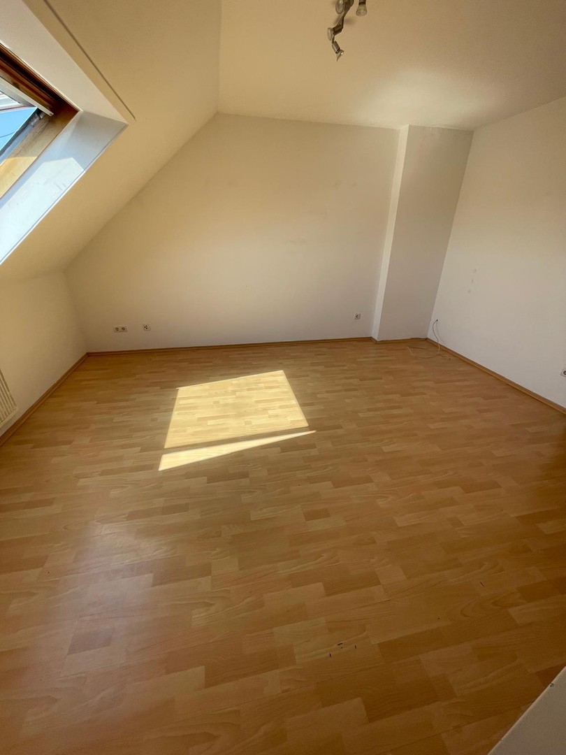 Schöne 3-Zimmer-DG-Wohnung mit Einbauküche in Wesel-Büderich – Wesel – Vorschaubild 8