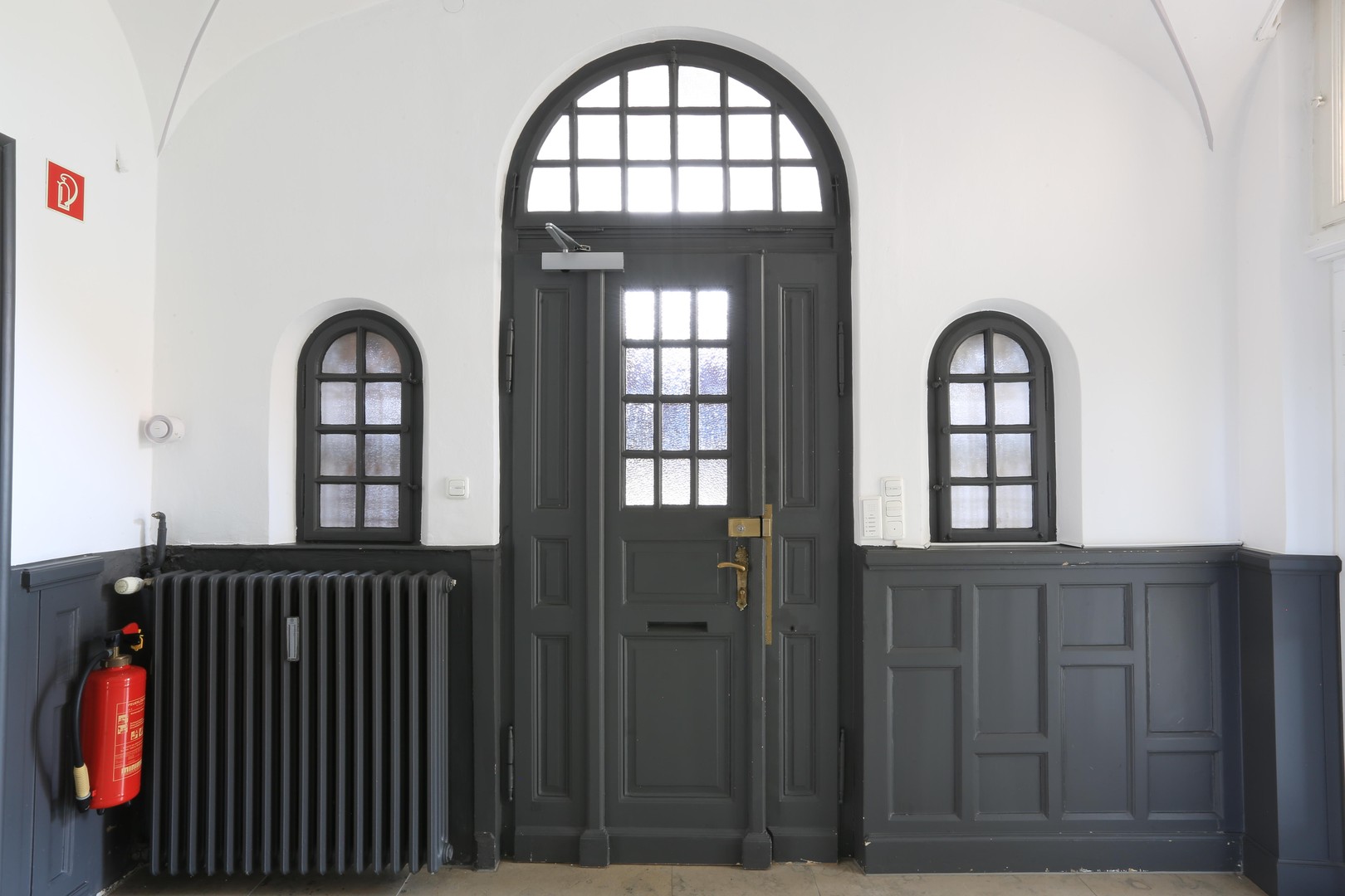 Exklusive Altbau-Etagenwohnung in historischer Stadtvilla im Zentrum vom Augsburg – Augsburg – Vorschaubild 23