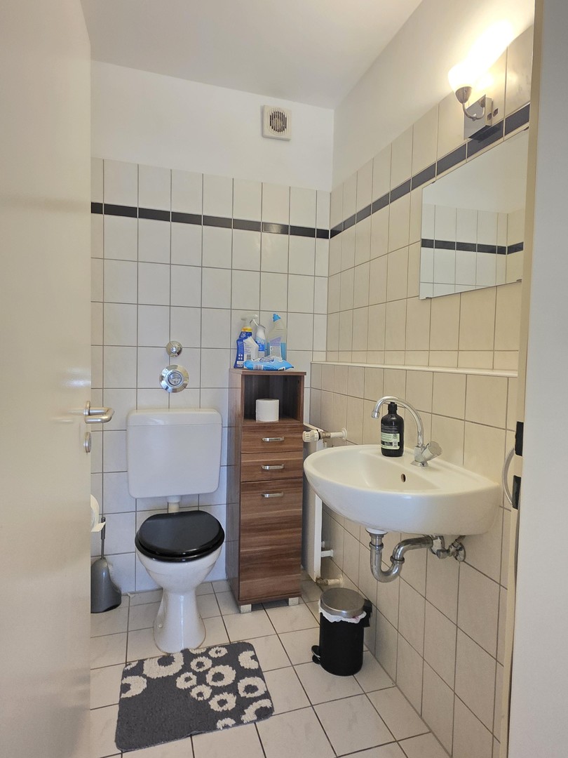 Lakeside Living at Volksgarten | 70 sqm Furnished | Quiet & Central in Düsseldorf – Düsseldorf – Vorschaubild 11