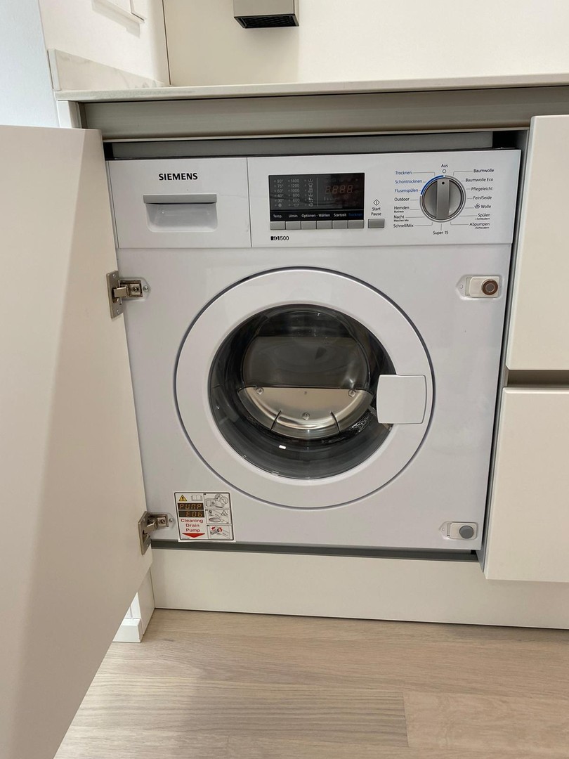 helle Wohnung mit Süd/West-Ausrichtung, möbliert u. voll ausgestattet von Privat – München – Vorschaubild 16