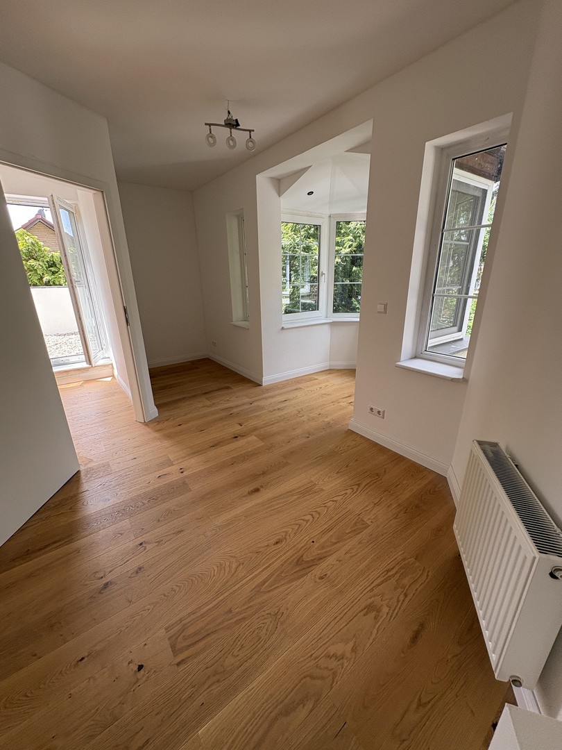 Provisionsfrei: Sanierte 2-Zimmer-Wohnung mit riesiger Terrasse