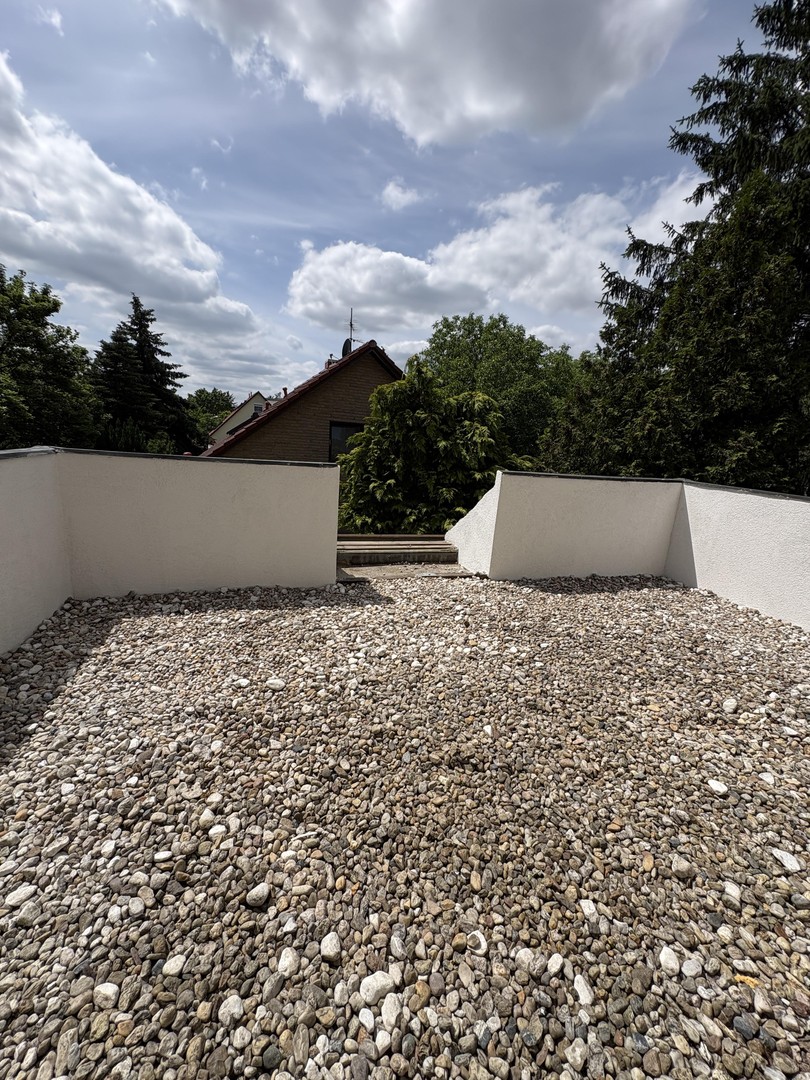 Provisionsfrei: Sanierte 2-Zimmer-Wohnung mit riesiger Terrasse – Berlin – Vorschaubild 2