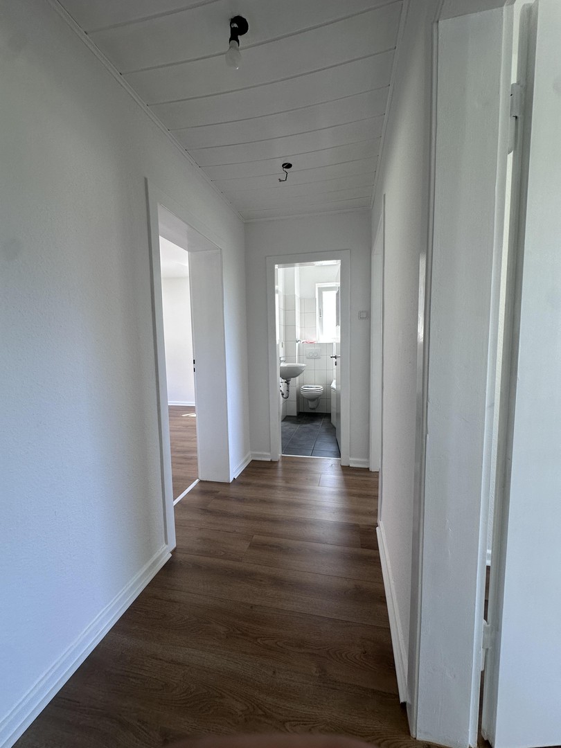 Frisch renovierte 2,5 Raum-Wohnung in Oberhausen-Dümpten – Oberhausen – Vorschaubild 9