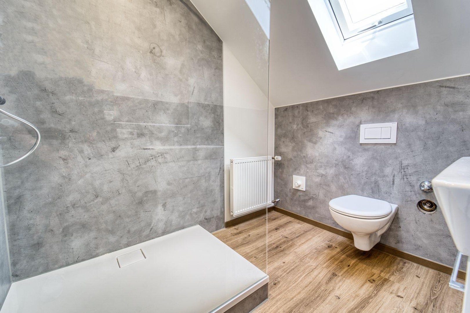 Kernsanierte DG-Wohnung mit neuer Einbauküche zu vermieten – Kleinwallstadt – Vorschaubild 9