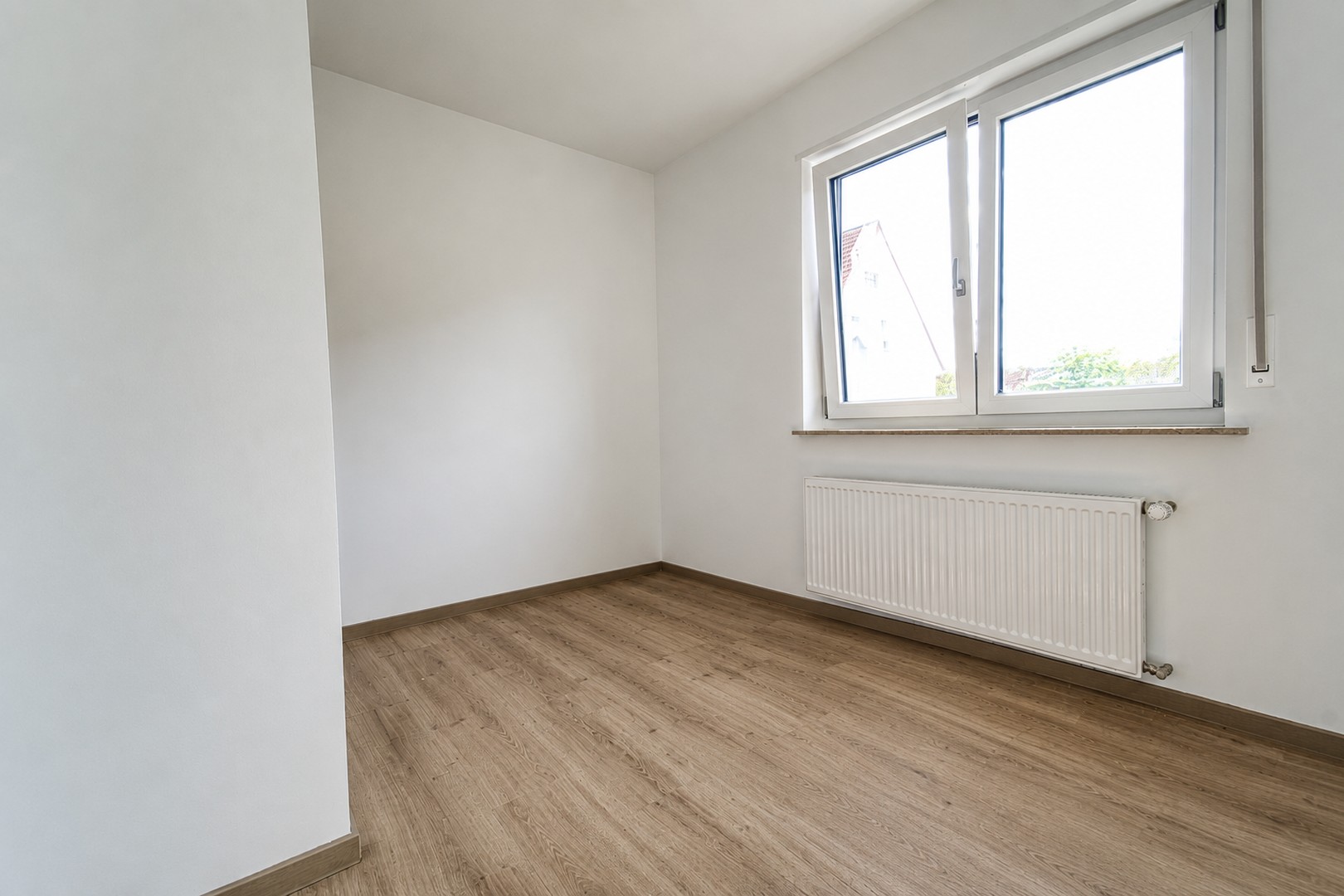 Kernsanierte DG-Wohnung mit neuer Einbauküche zu vermieten – Kleinwallstadt – Vorschaubild 11