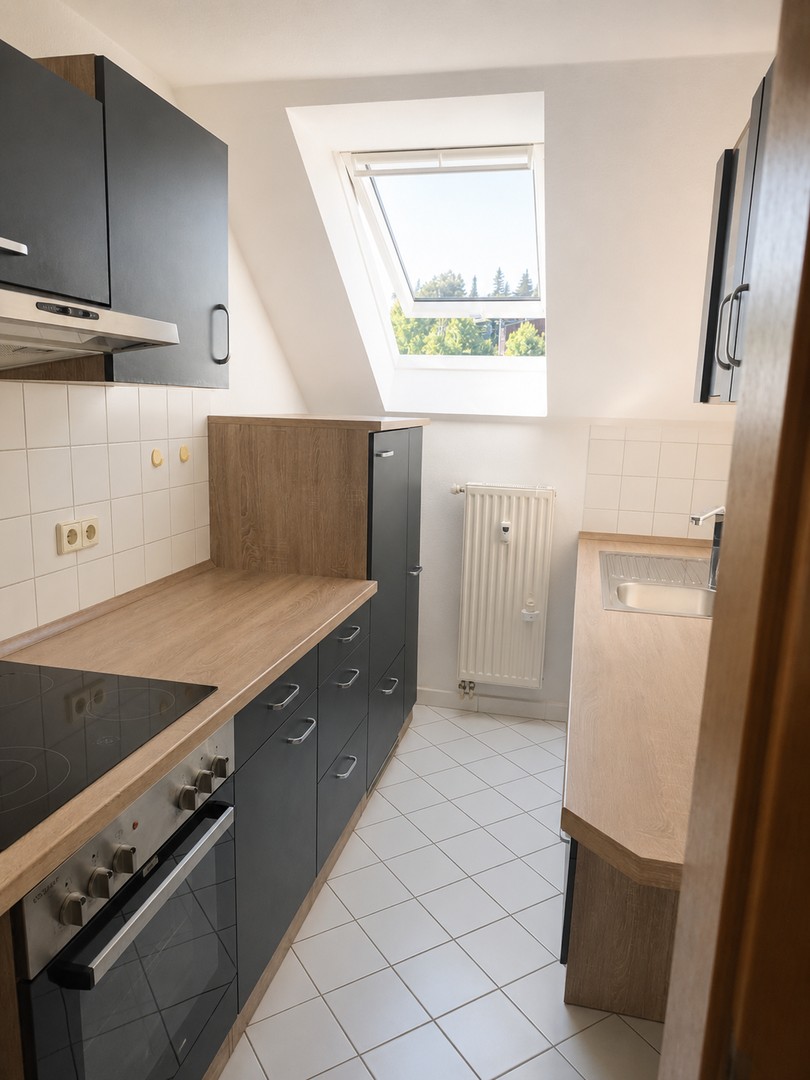 Elterlein: Sonnige 3-Zimmer-DG-Wohnung mit Kamin und Einbauküche in ruhiger Neubauanlage – Elterlein – Vorschaubild 3