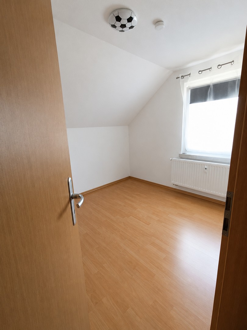 Elterlein: Sonnige 3-Zimmer-DG-Wohnung mit Kamin und Einbauküche in ruhiger Neubauanlage – Elterlein – Vorschaubild 6
