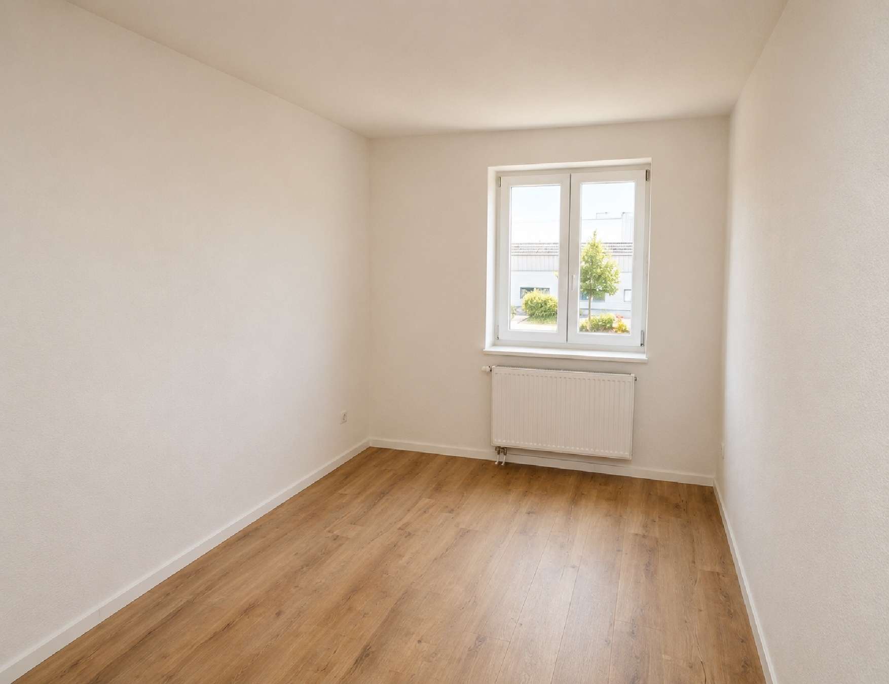 3-Zimmer-Wohnung, tolles Eckwohnzimmer, Laminat, Badewanne – Leipzig – Vorschaubild 4