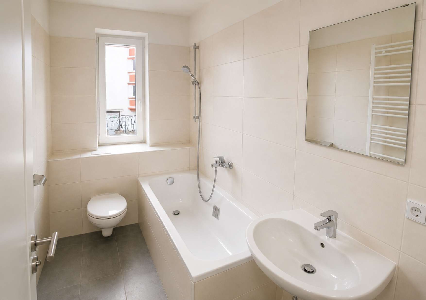 3-Zimmer-Wohnung, tolles Eckwohnzimmer, Laminat, Badewanne – Leipzig – Vorschaubild 5