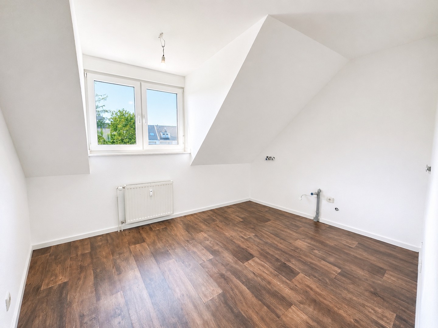 Exklusives Wohnen auf zwei Ebenen – moderne 5-Zimmer-Maisonette mit Balkon & eigener PV-Anlage – Dinslaken – Vorschaubild 9