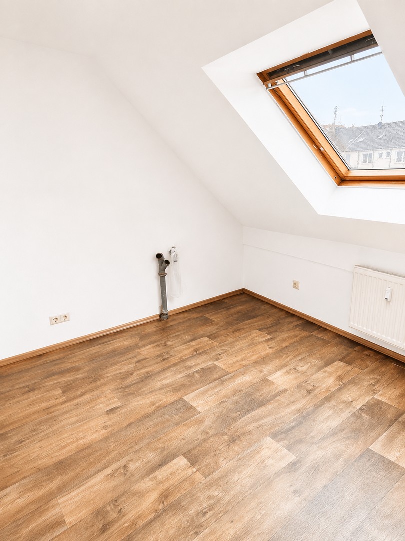 Exklusives Wohnen auf zwei Ebenen – moderne 5-Zimmer-Maisonette mit Balkon & eigener PV-Anlage – Dinslaken – Vorschaubild 10