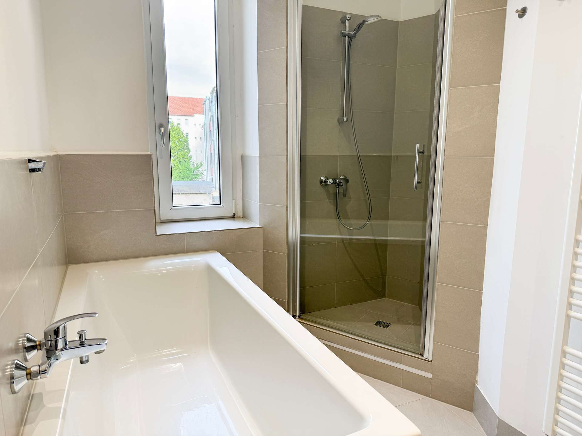 *sofort Bezugsfrei* Hochwertige 3 Zimmer Altbauwohnung I Balkon – Leipzig – Vorschaubild 4
