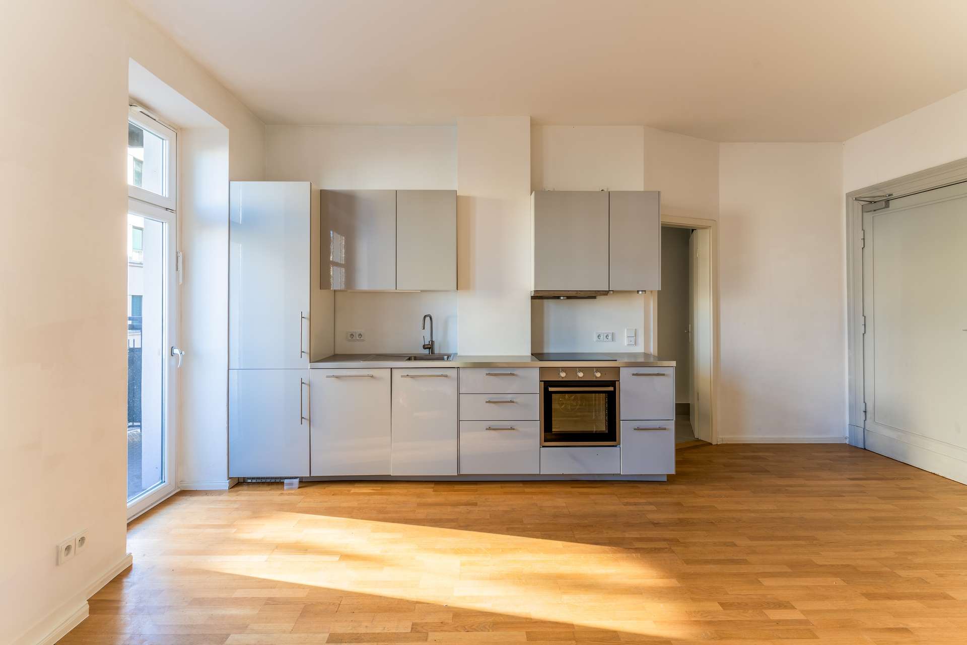 *sofort Bezugsfrei* Hochwertige 3 Zimmer Altbauwohnung I Einbauküche I Balkon – Leipzig – Vorschaubild 7