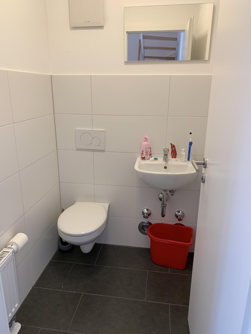 Von Privat: Attraktives MFH in Düsseldorf – umfassend modernisiert (Effizienzhaus 70), 17 Einheiten – Düsseldorf – Vorschaubild 26
