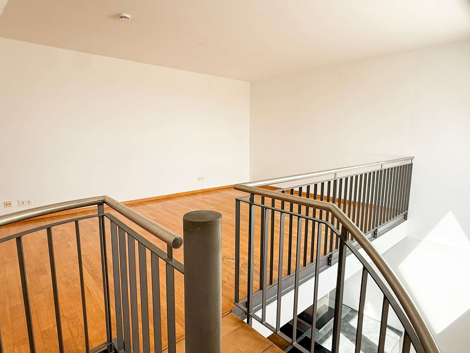 Exklusives Wohnen - EBK | Dachterrasse | Bad en Suite - Maisonette Wohnung im Lipsia Haus – Leipzig – Vorschaubild 14