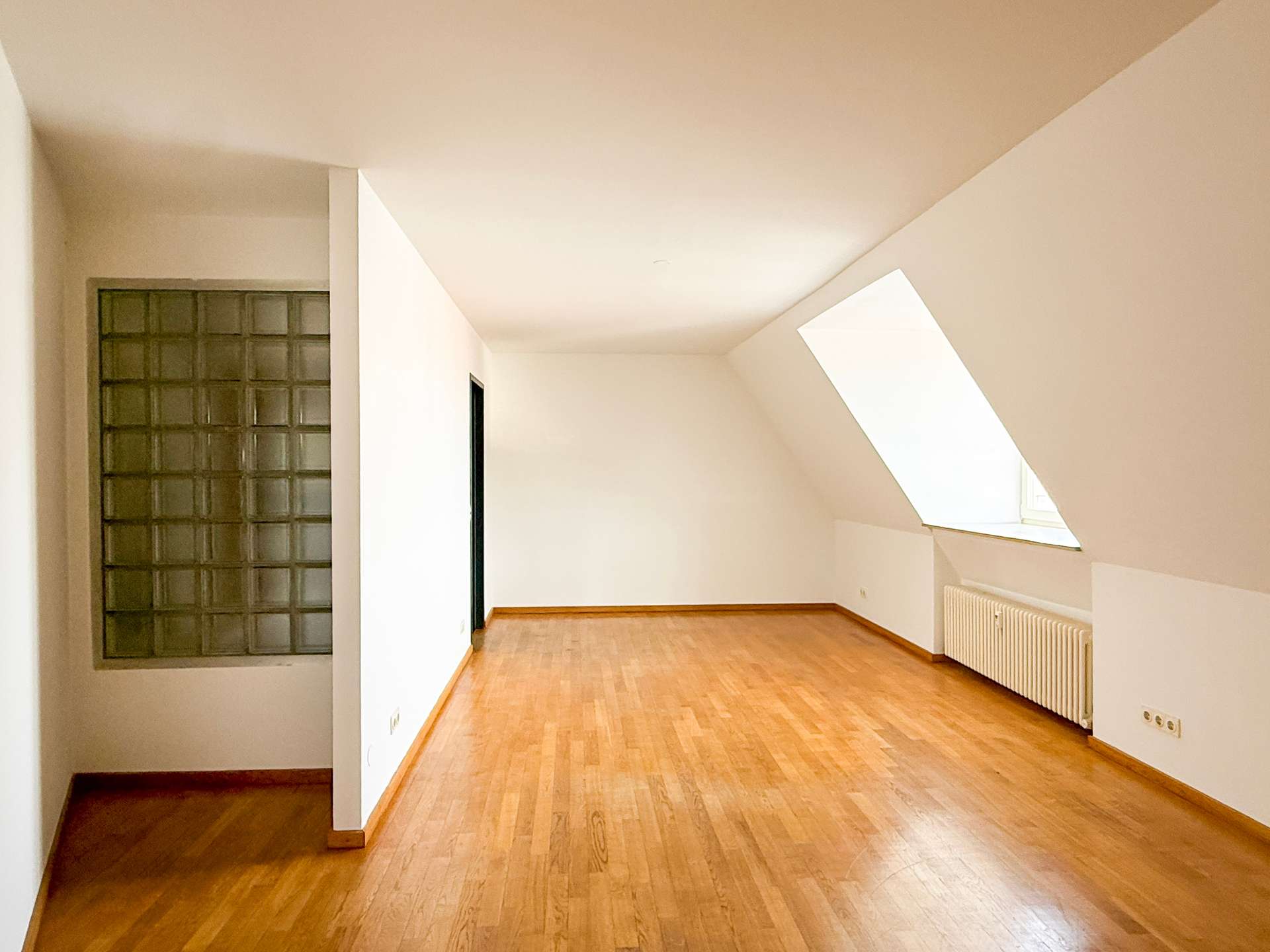 Exklusives Wohnen - EBK | Dachterrasse | Bad en Suite - Maisonette Wohnung im Lipsia Haus – Leipzig – Vorschaubild 15