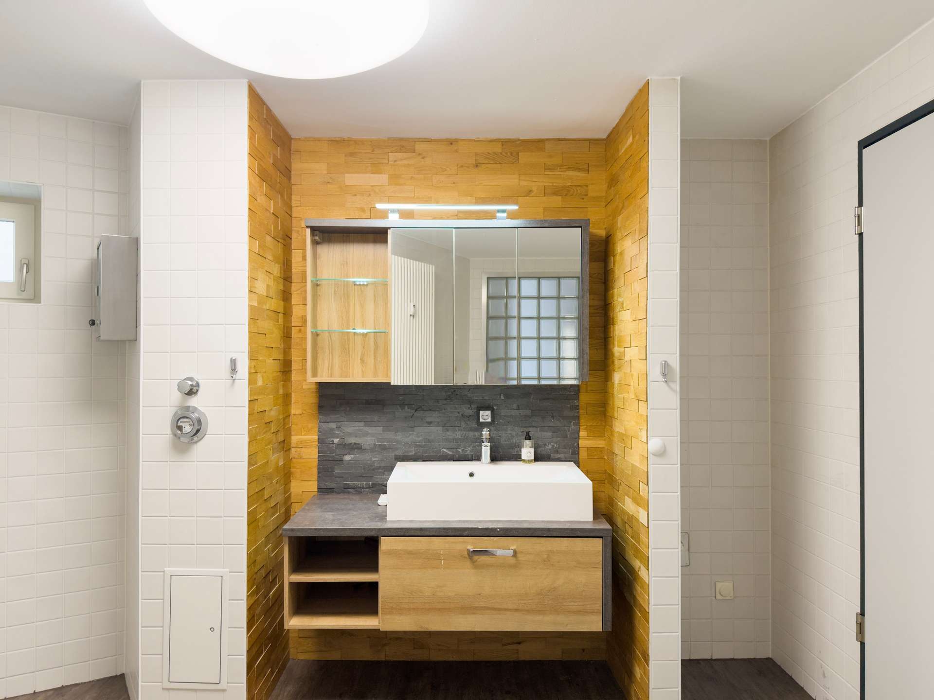 Exklusives Wohnen - EBK | Dachterrasse | Bad en Suite - Maisonette Wohnung im Lipsia Haus – Leipzig – Vorschaubild 19