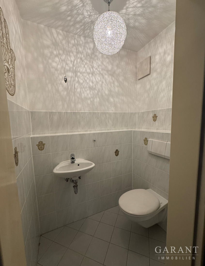 Familienfreundliche 4 Zimmer-Wohnung mit Balkon, Tiefgarage und zusätzlichem Stellplatz in Bobingen – Bobingen – Vorschaubild 8