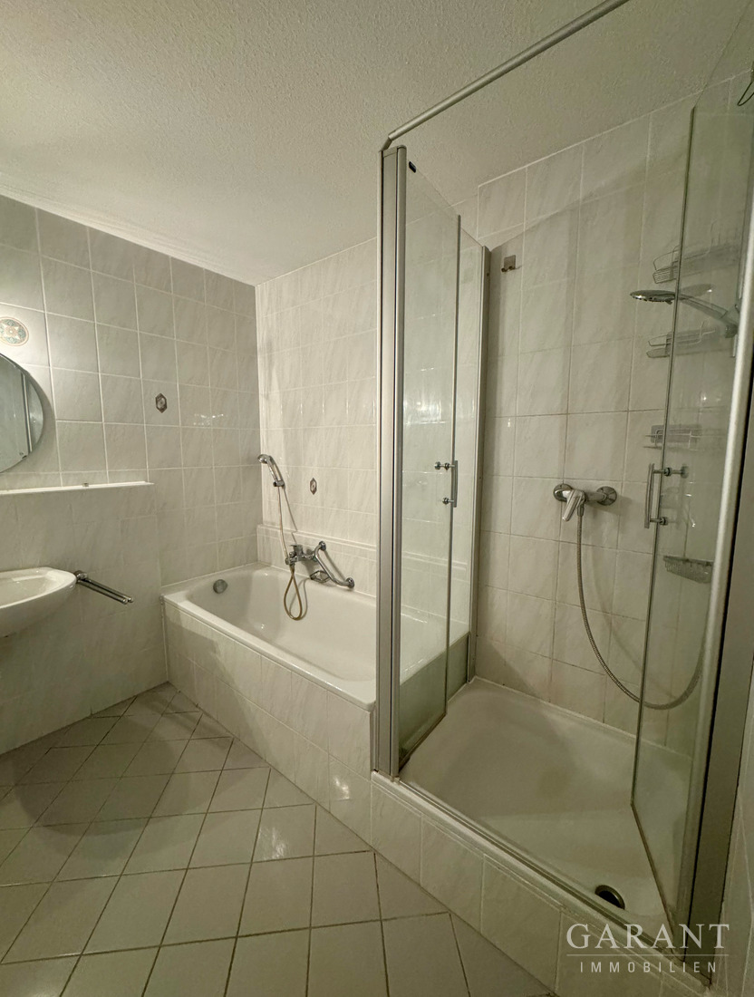 Familienfreundliche 4 Zimmer-Wohnung mit Balkon, Tiefgarage und zusätzlichem Stellplatz in Bobingen – Bobingen – Vorschaubild 12