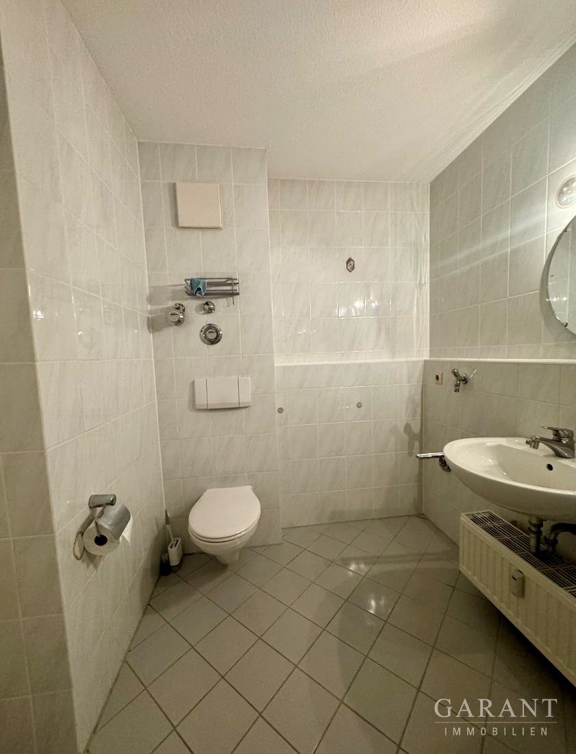 Familienfreundliche 4 Zimmer-Wohnung mit Balkon, Tiefgarage und zusätzlichem Stellplatz in Bobingen – Bobingen – Vorschaubild 13