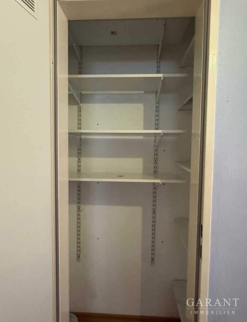 Familienfreundliche 4 Zimmer-Wohnung mit Balkon, Tiefgarage und zusätzlichem Stellplatz in Bobingen – Bobingen – Vorschaubild 14