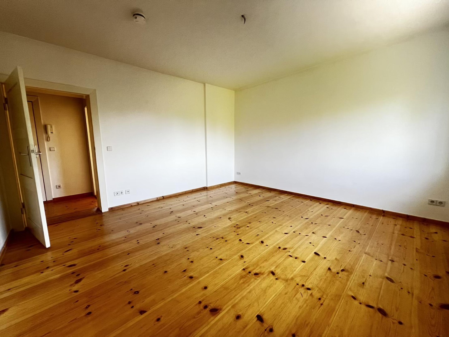 Schöne 2-Raum-Wohnung in guter Lage – Brandenburg a.d.H. – Vorschaubild 2