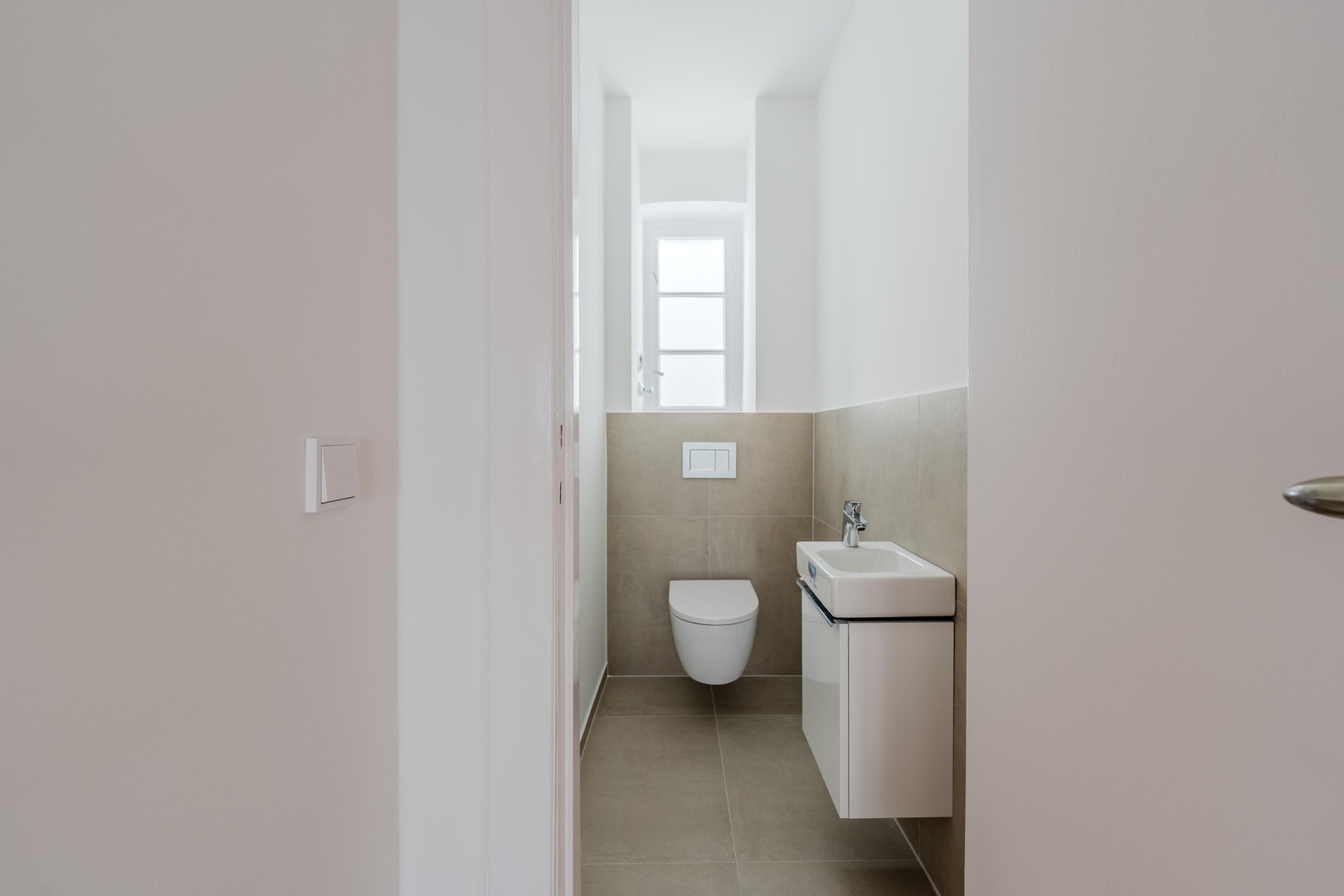 Repräsentativer Altbau in Bestlage: Frisch sanierte 4-Zimmer-Wohnung – bezugsfertig & provisionsfrei – Berlin – Vorschaubild 3