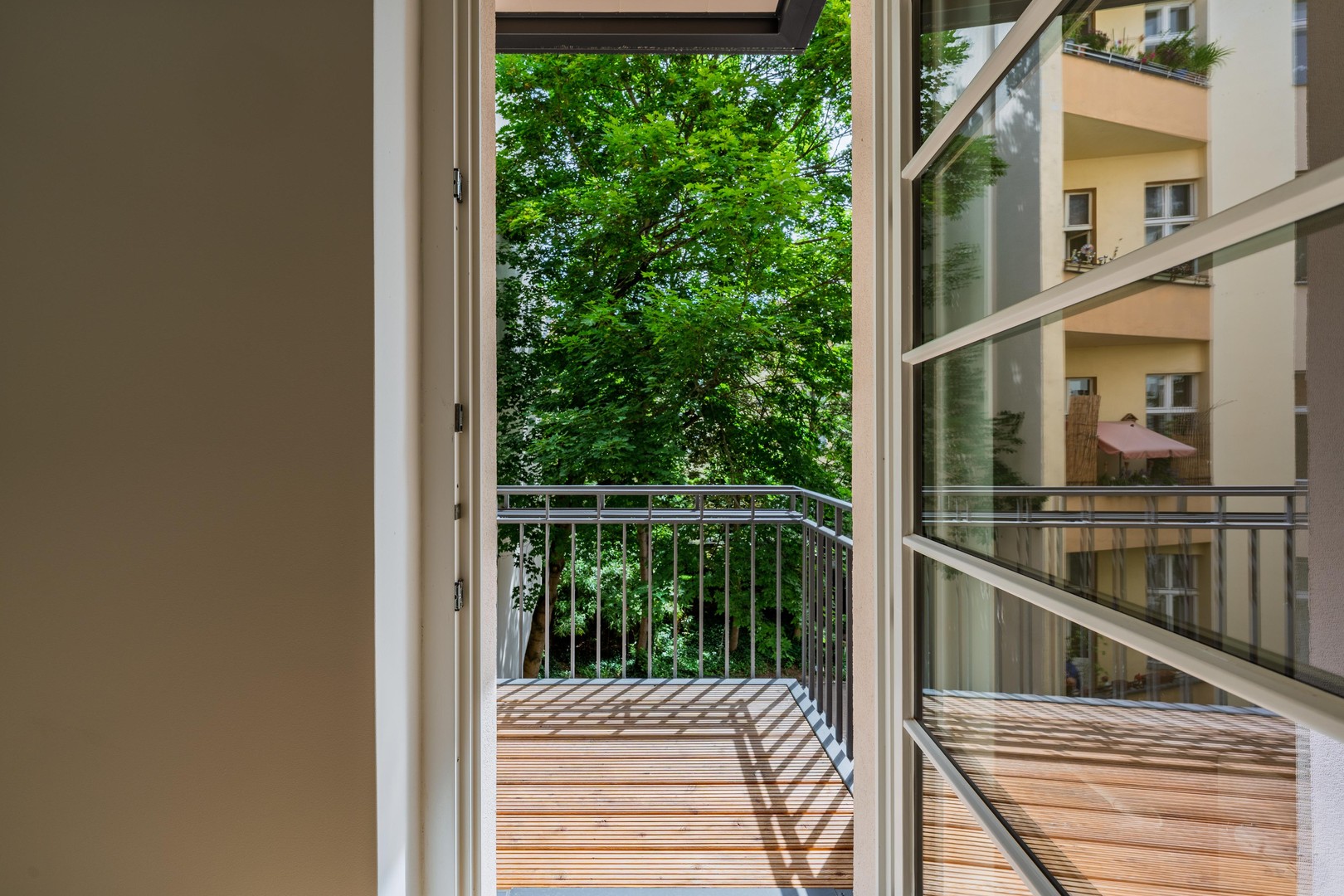Repräsentativer Altbau in Bestlage: Frisch sanierte 4-Zimmer-Wohnung – bezugsfertig & provisionsfrei – Berlin – Vorschaubild 18