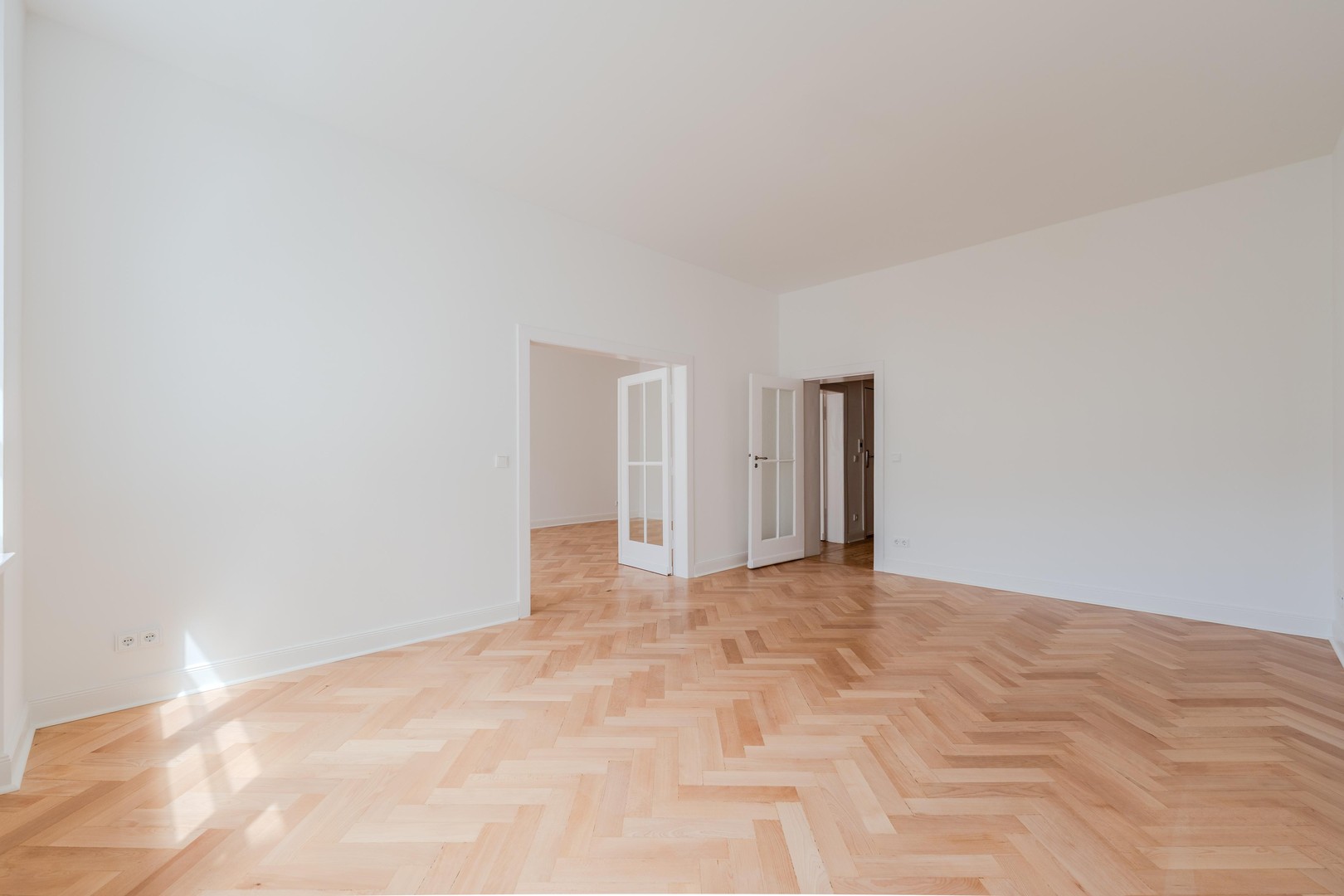Repräsentativer Altbau in Bestlage: Frisch sanierte 4-Zimmer-Wohnung – bezugsfertig & provisionsfrei – Berlin – Vorschaubild 33