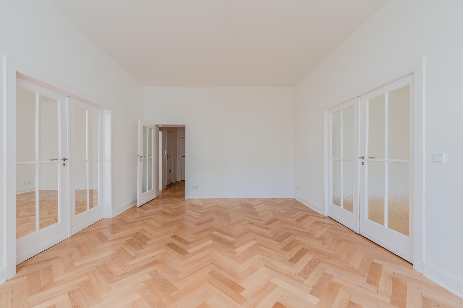 Repräsentativer Altbau in Bestlage: Frisch sanierte 4-Zimmer-Wohnung – bezugsfertig & provisionsfrei – Berlin – Vorschaubild 39